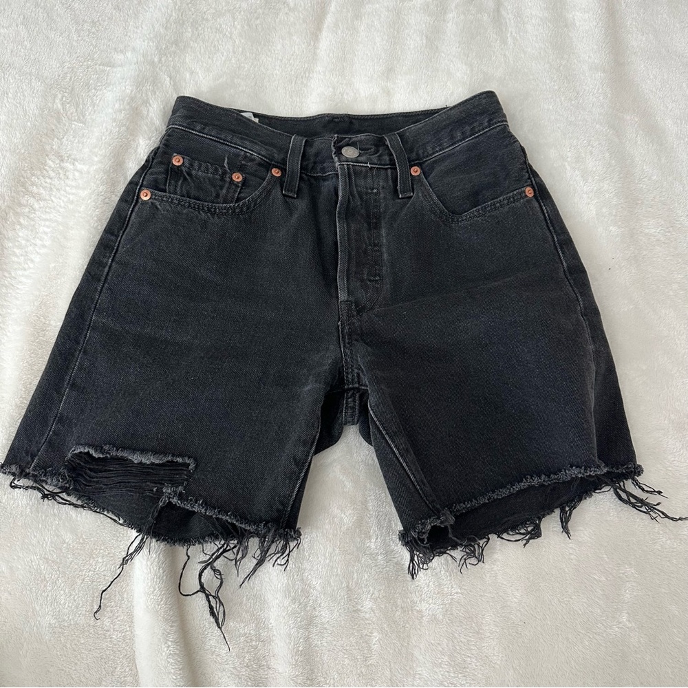 LEVIS Black Distressed Denim Shorts Sz 24